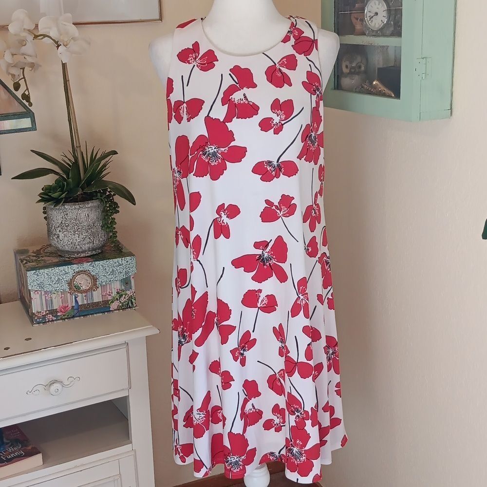 Anne Klein Poppy Swing Dress. Floral.